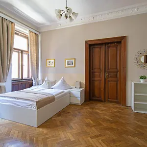 For Celebrations Spacious 3bdr With Balcony Apartmán